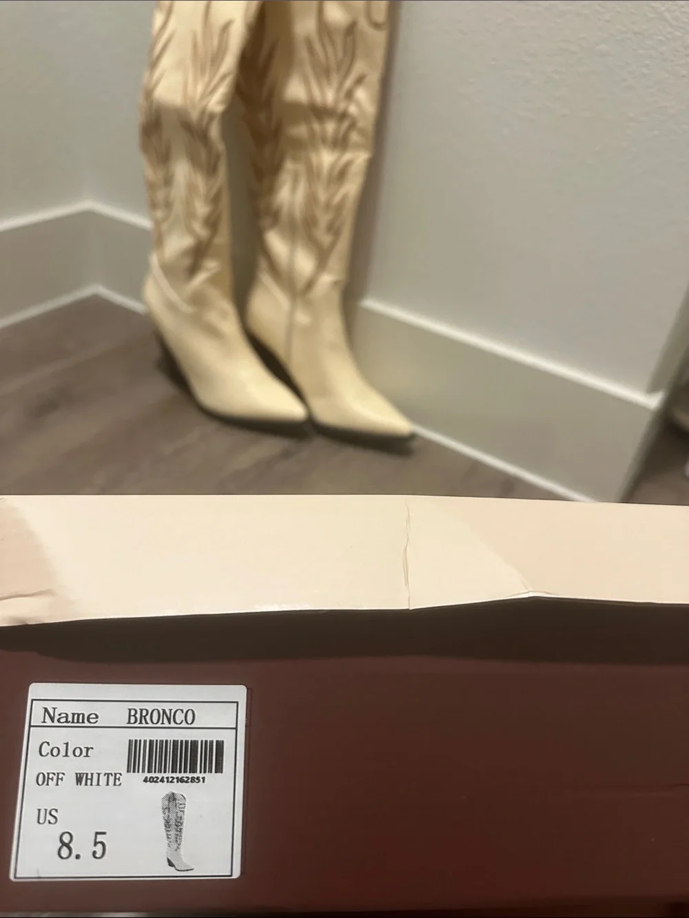 Oasis Society | Bronco Cowgirl Boot | Cream Embroidered Over-the-Knee never worn